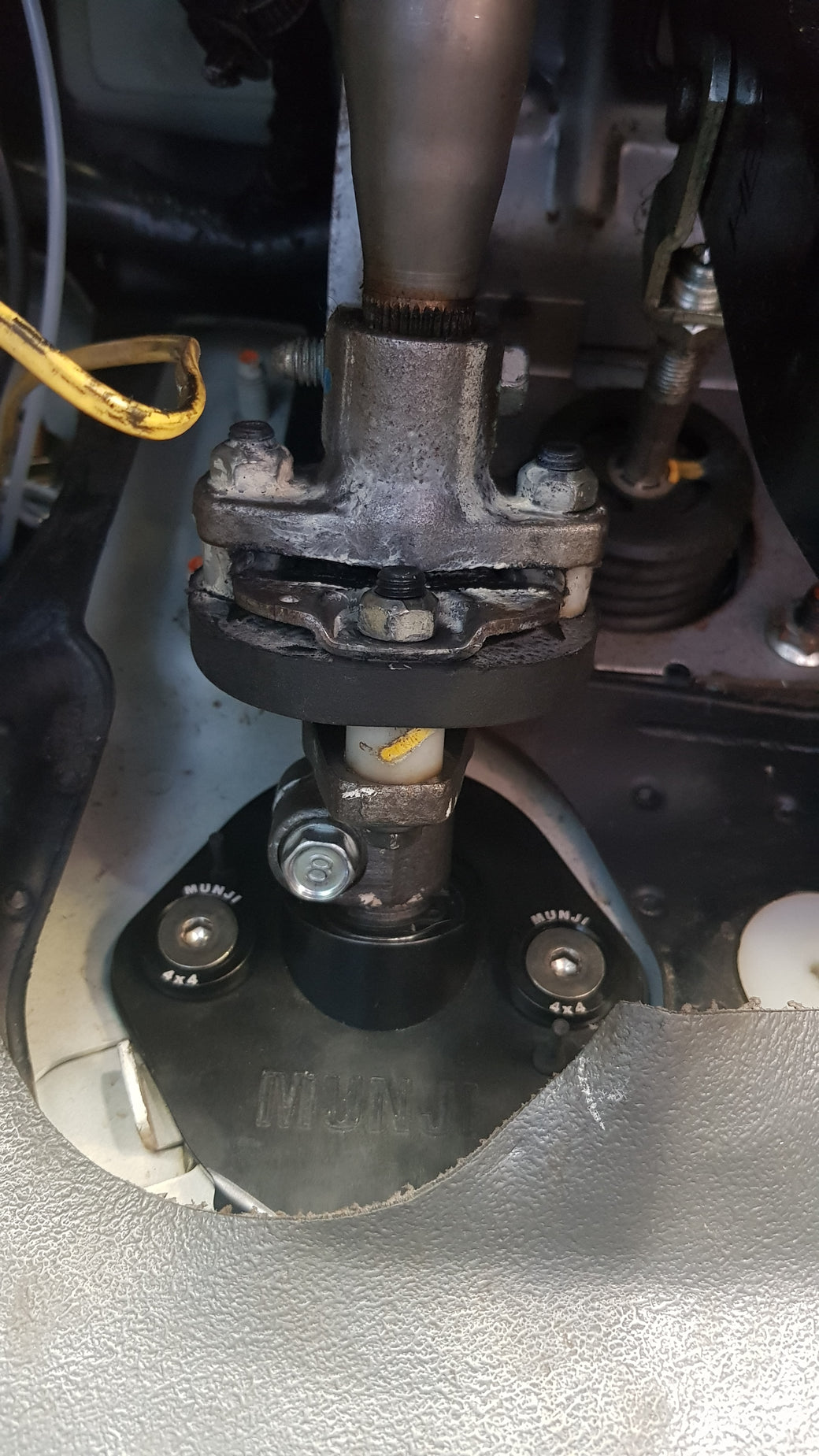 Steering Bearing Plate - Replacement (Built to suit RA Rodeo, RC Colorado and early shape D-Max) - OUT OF STOCK!!!